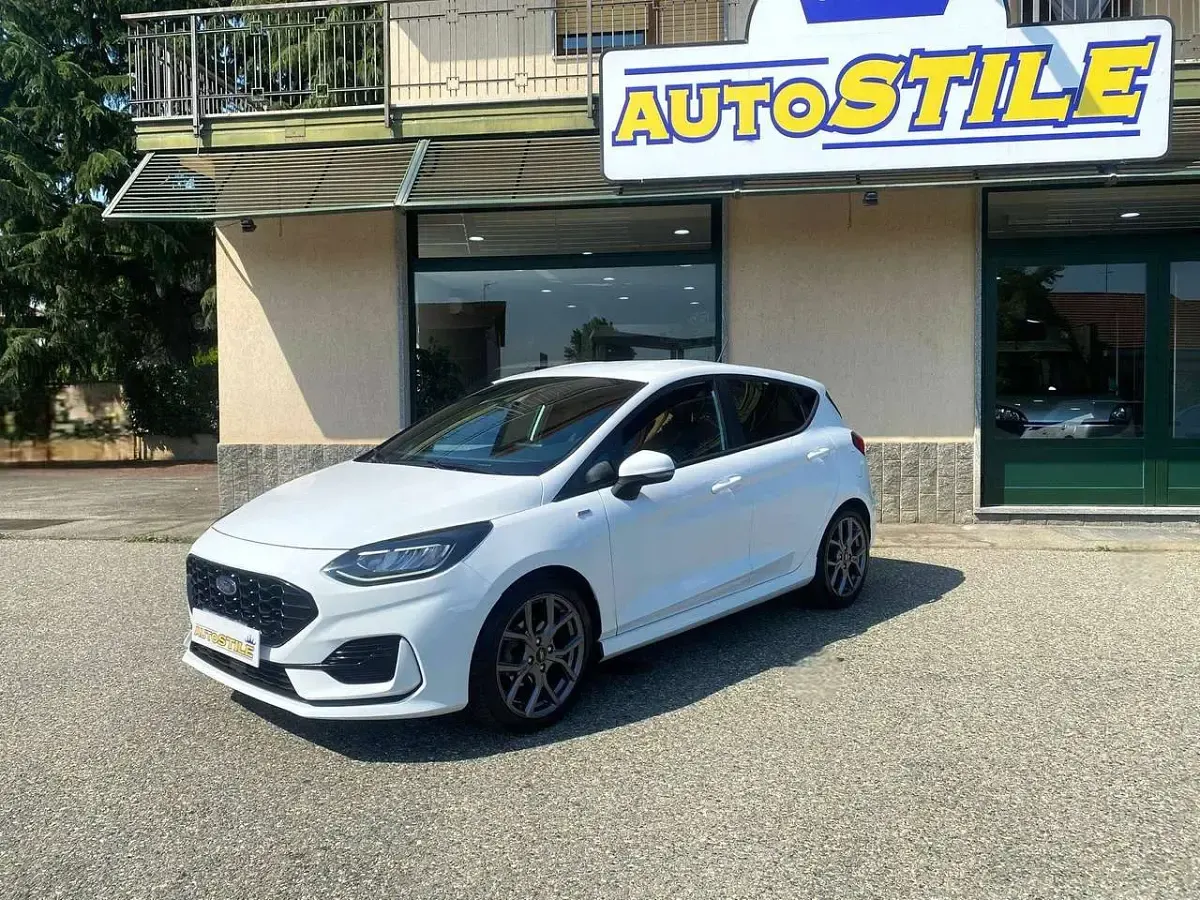 Second-hand Ford Fiesta ST-Line 125 CP (91 kW) 2024 Alb Berlinǎ