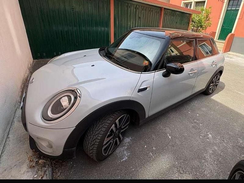 Begagnad Mini Cooper Business 136 HK (100 kW) 2020 Vit Halvkombi