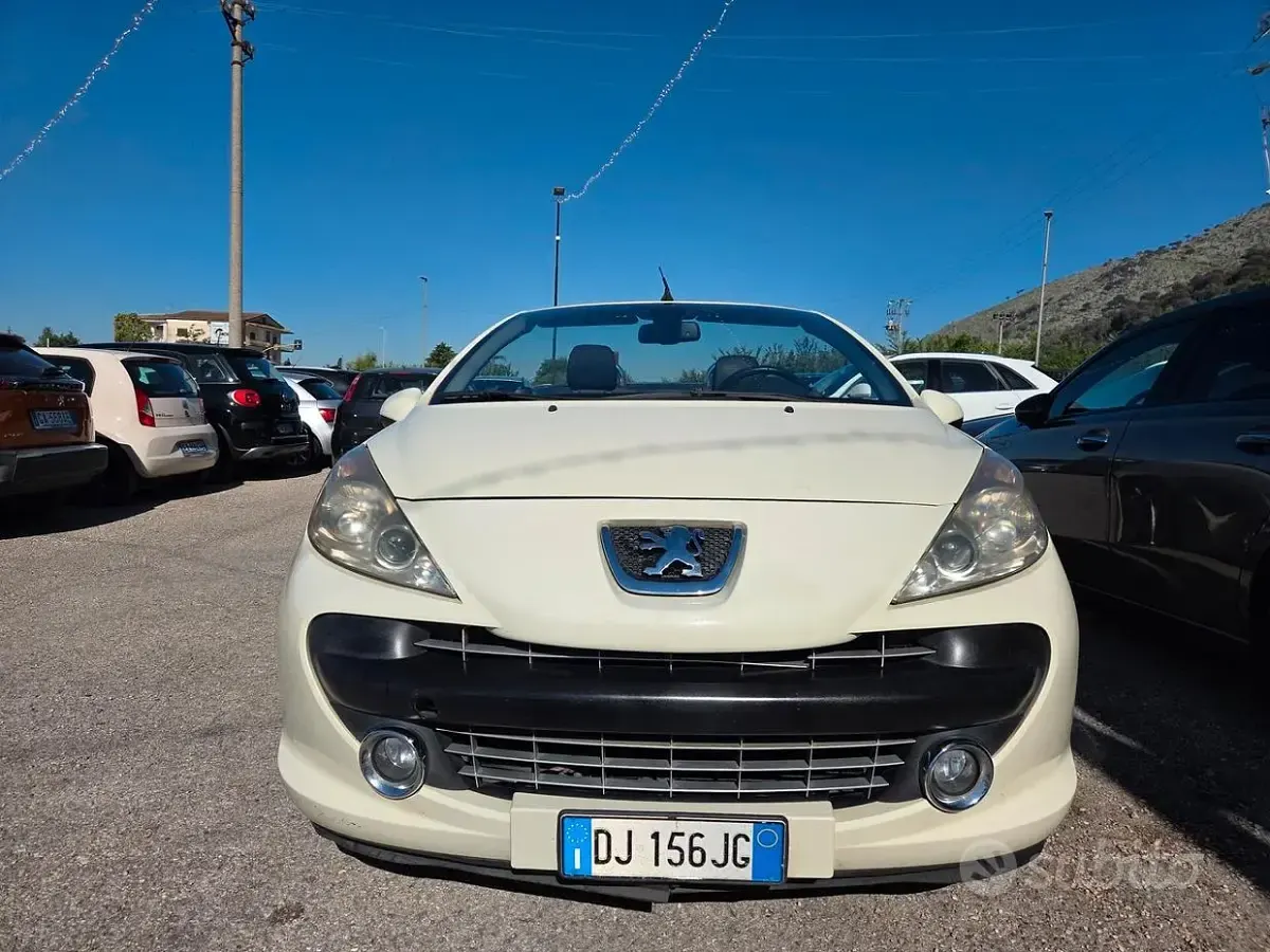 Usata Peugeot 207 CC 109 CV (80 kW) 2007 Beige Cabrio