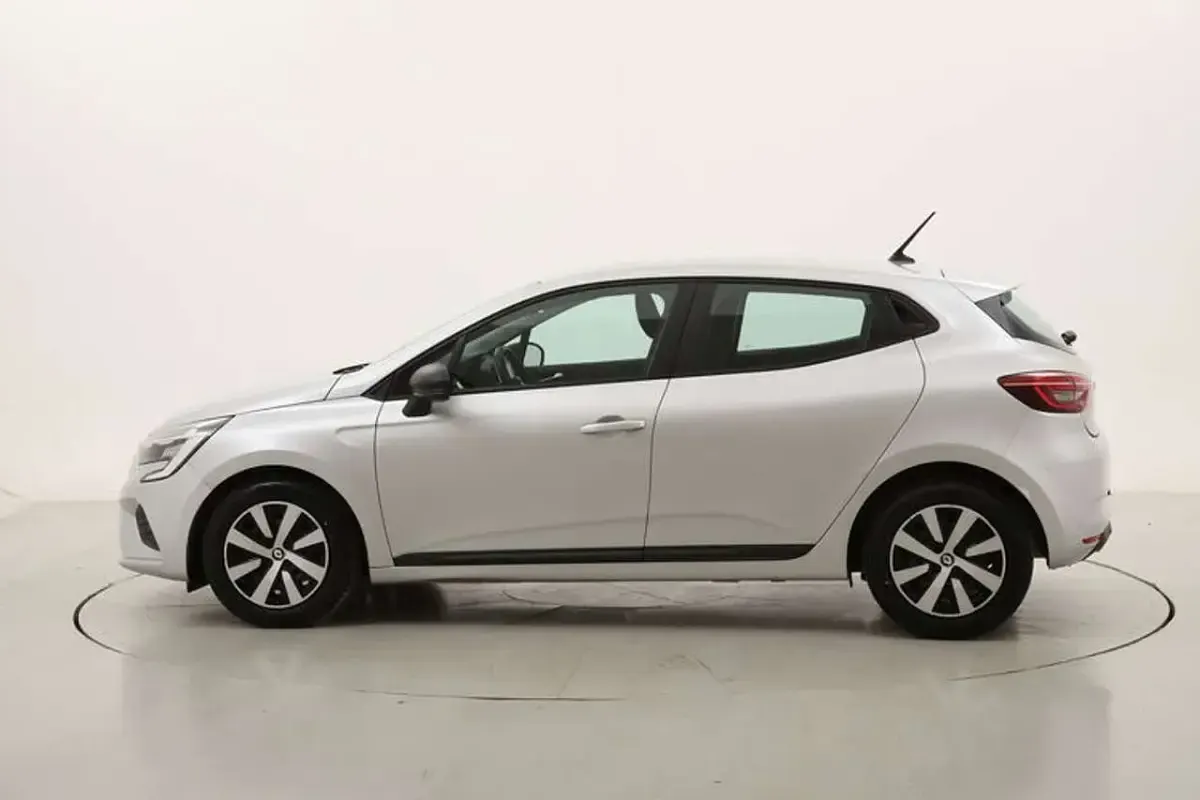 Begagnad Renault Clio V Equilibre 91 HK (66 kW) 2023 Silver Halvkombi