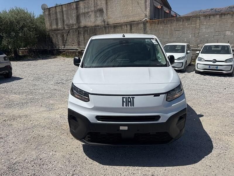 Nuova Fiat Doblò 131 CV (96 kW) 2025 Nessuno Monovolume