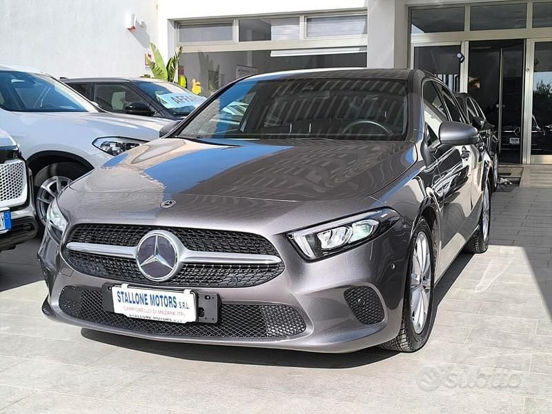 Usata Mercedes A180 Business 116 CV (85 kW) 2021 Grigio Berlina