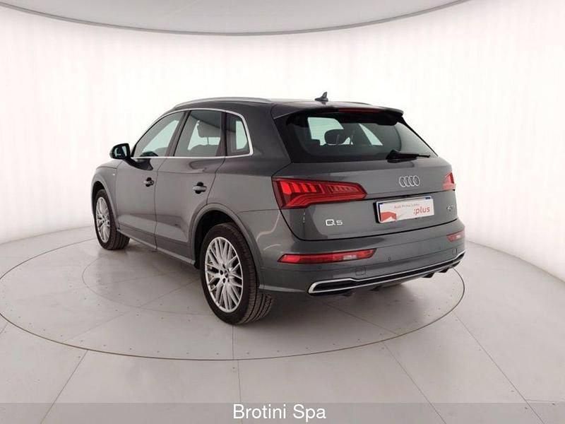 Usata Audi Q5 S-line plus 190 CV (139 kW) 2019 Grigio metallizzato SUV