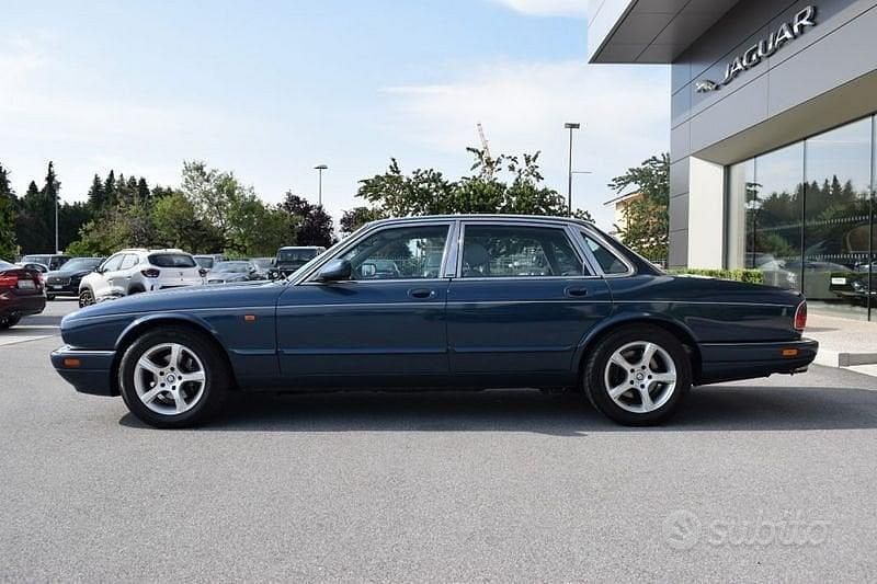 Usata Jaguar XJ6 Sovereign 241 CV (177 kW) 1996 Blu/azzurro Berlina