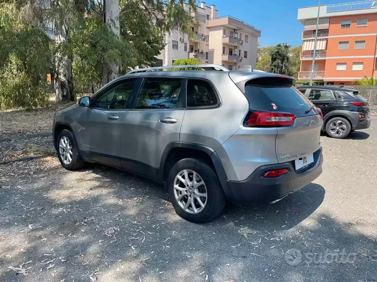 Usata Jeep Cherokee Longitude 185 CV (136 kW) 2017 Grigio SUV