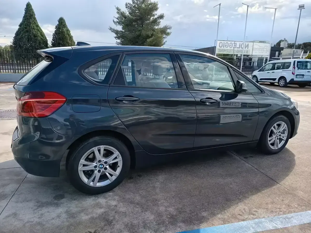Usata BMW 216 Active Tourer Advantage 116 CV (85 kW) 2017 Grigio Monovolume
