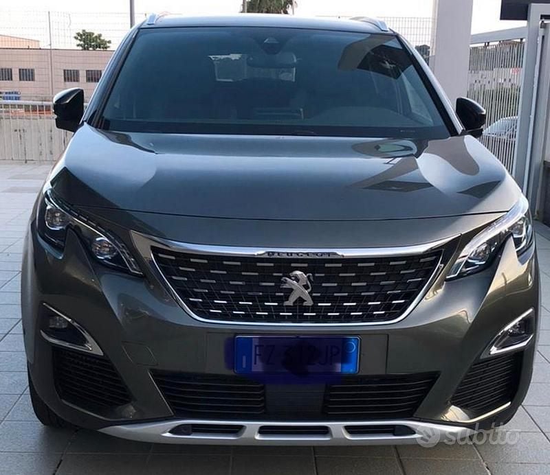 Usata Peugeot 3008 GT-line 130 CV (95 kW) 2019 Grigio SUV