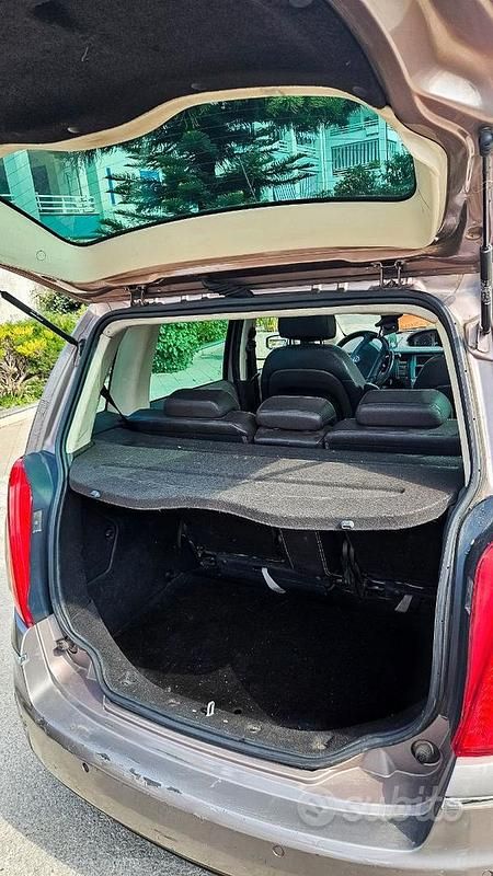 Usata Lancia Musa 90 CV (66 kW) 2007 Oro Monovolume