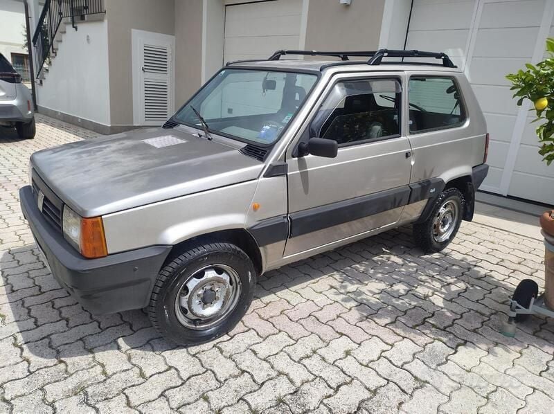 Grigio Usata 2001 Fiat Panda 4x4 Due volumi | 5800 € (Buon prezzo) - Immagine 1/4