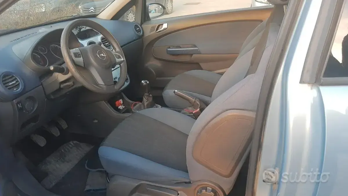 Usata Opel Corsa 80 CV (58 kW) 2010 Bluazzurro Utilitaria