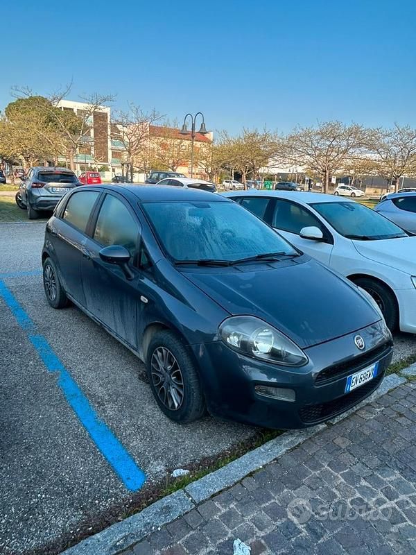 Usata Fiat Punto 95 CV (69 kW) 2012 Grigio Utilitaria