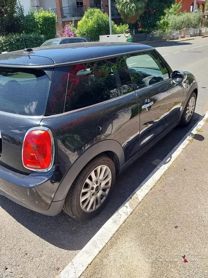 Usata Mini ONE 75 CV (55 kW) 2016 Nero Utilitaria