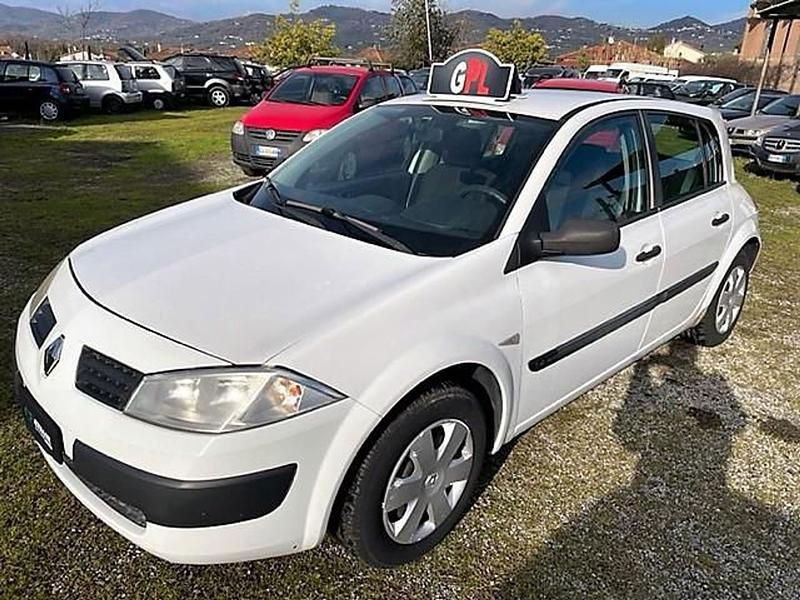 Usata Renault Mégane II Authentique 99 CV (72 kW) 2005 Bianco