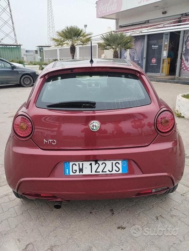 Käytetty Alfa Romeo MiTo 95 HP (69 kW) 2011 Punainen Viistoperä