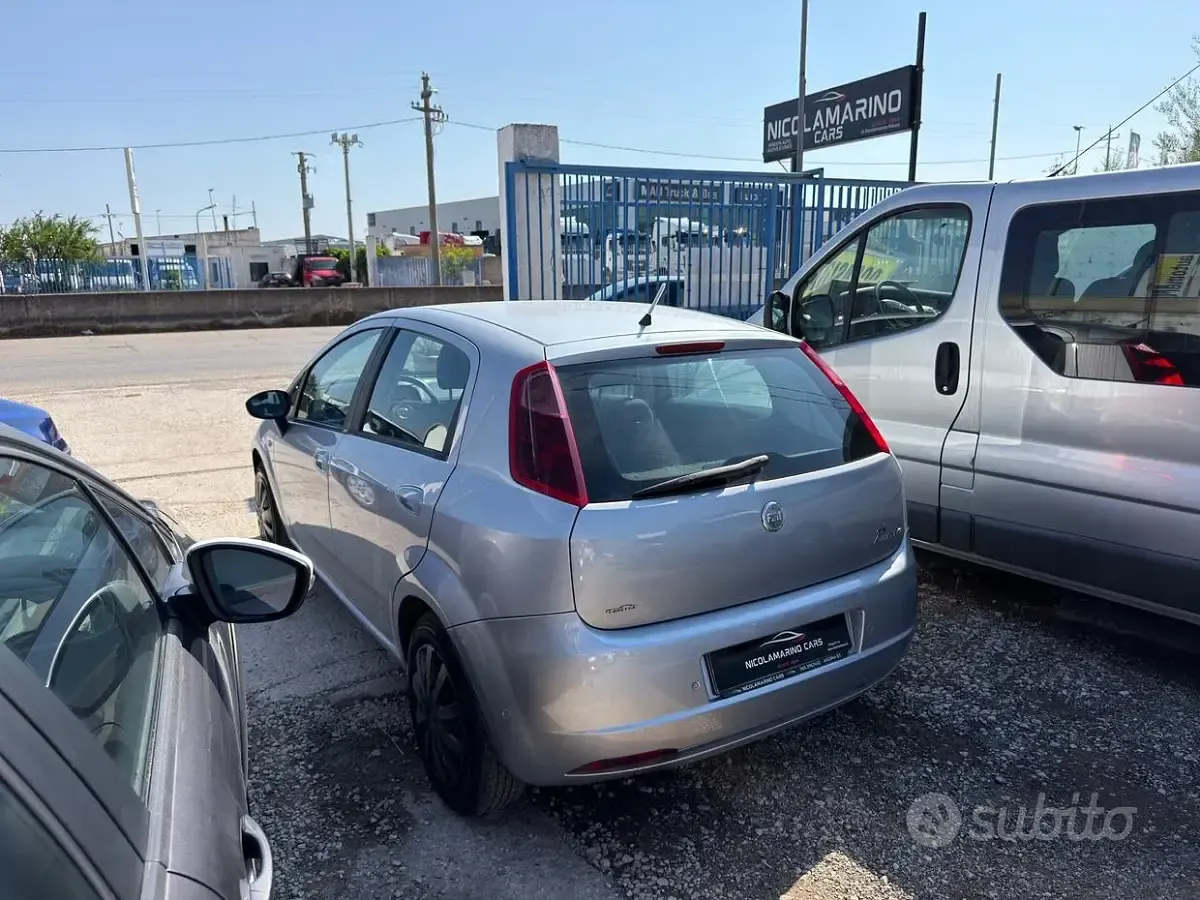 Usata Fiat Grande Punto Dynamic 75 CV (55 kW) 2007 Grigio Utilitaria