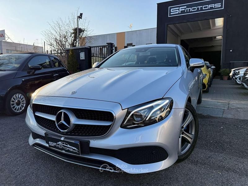 Gebraucht Mercedes E220 Premium Plus 194 PS (142 kW) 2019 Silber Coupé