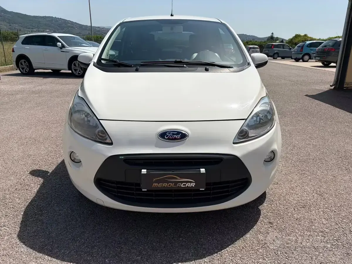 Usata Ford Ka Plus Titanium 69 CV (50 kW) 2015 Bianco Utilitaria