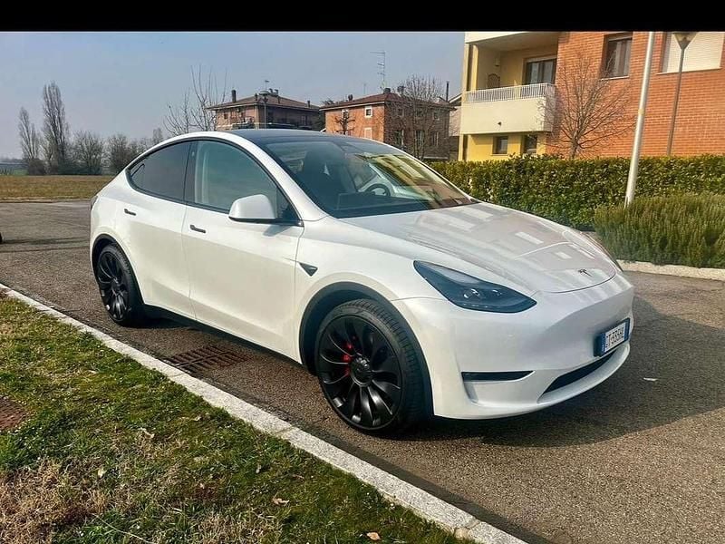 Bianco Usata 2024 Tesla Model Y Performance SUV | 41.000 € (Super prezzo) - Immagine 1/4