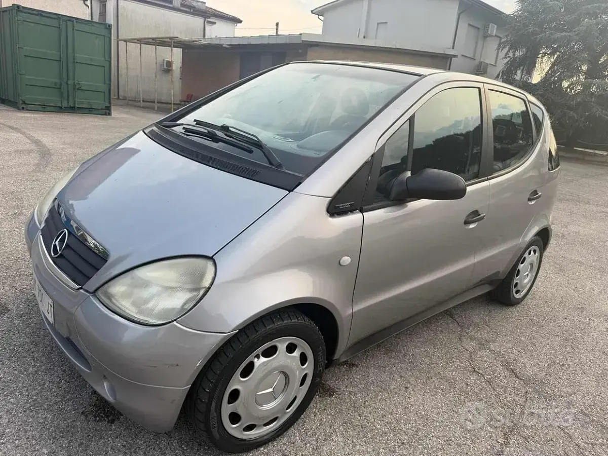 Usata Mercedes A140 Avantgarde 82 CV (60 kW) 1998 Grigio Berlina