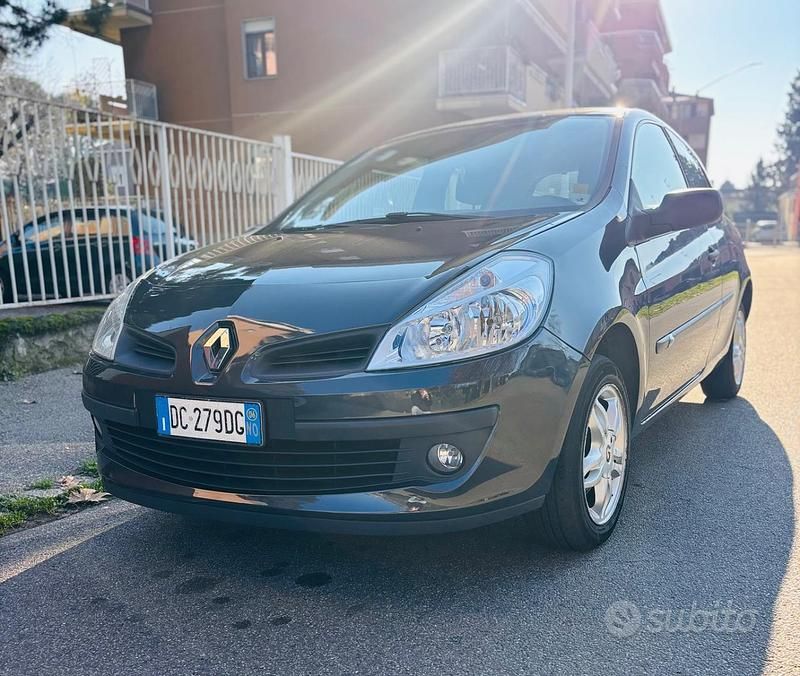 Usata Renault Clio II 2006 Grigio Berlina