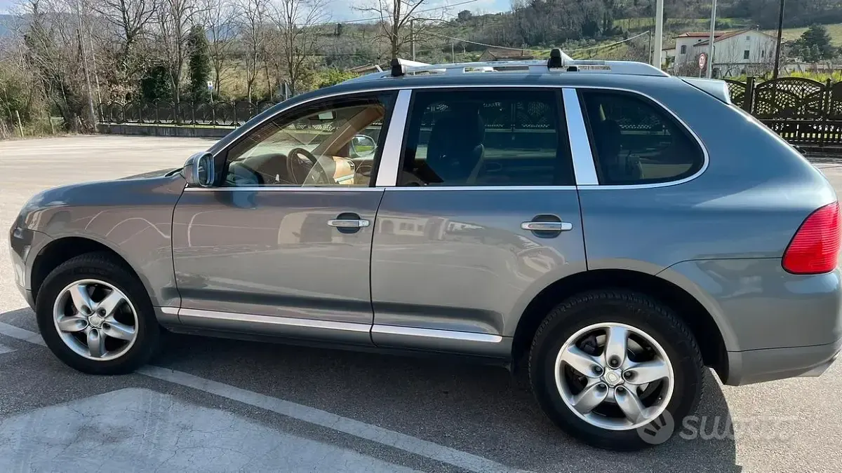 Usata Porsche Cayenne 250 CV (183 kW) 2006 Grigio SUV