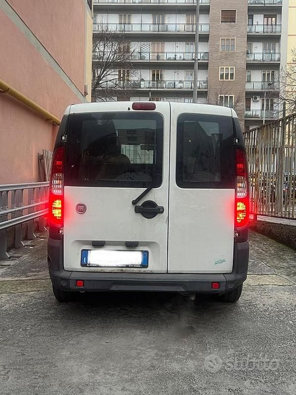 Usata Fiat Doblò 103 CV (75 kW) 2009 Monovolume