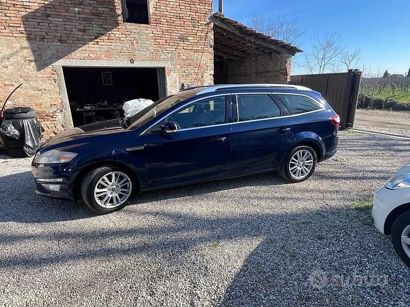 Usata Ford Mondeo Titanium 163 CV (119 kW) 2011 Blu Berlina