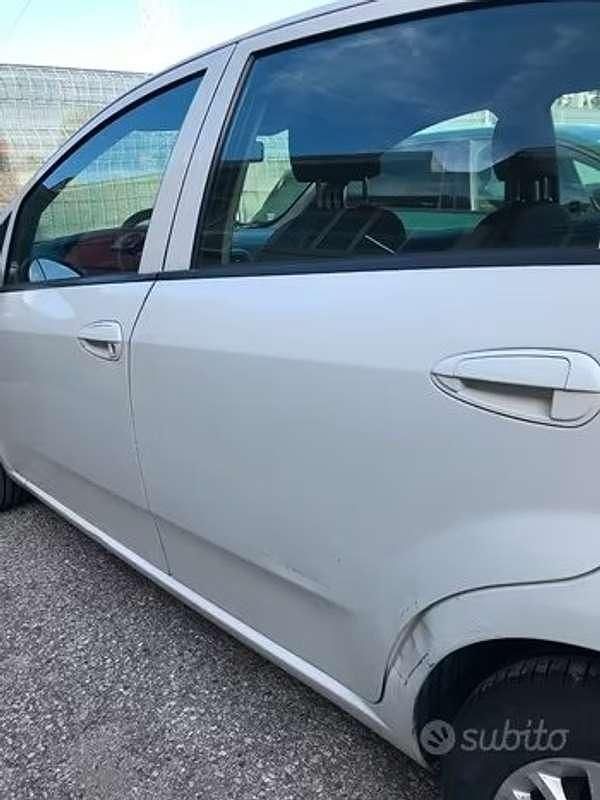 Usata Fiat Punto Active 69 CV (50 kW) 2011 Bianco Berlina