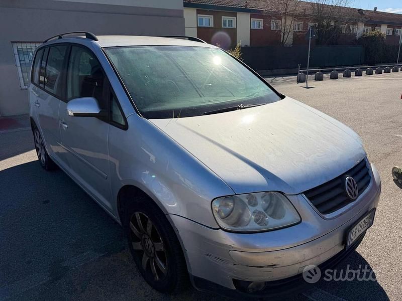 Usata VW Touran Highline 140 CV (102 kW) 2004 Grigio Monovolume