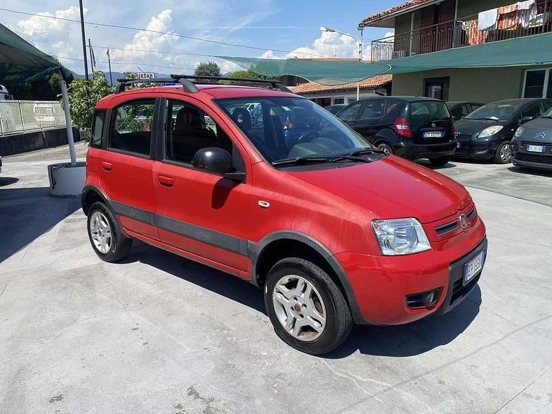Usata Fiat Panda 4x4 Climbing 75 CV (55 kW) 2012 Rosso Utilitaria