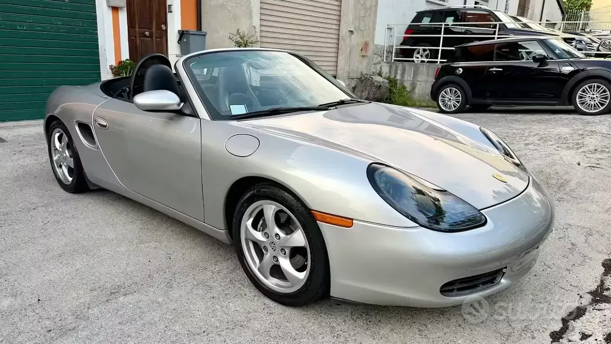 Usata Porsche Boxster 220 CV (161 kW) 2002 Grigio Cabrio