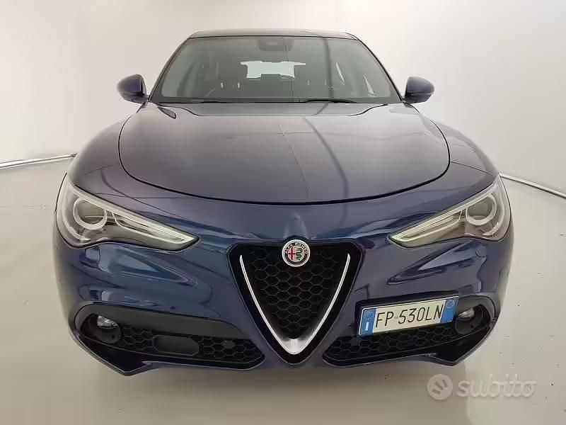 Usata Alfa Romeo Stelvio Executive 210 CV (154 kW) 2018 Blu SUV