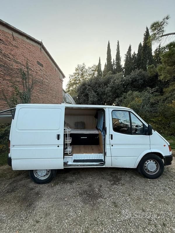 Usata Ford Transit 76 CV (55 kW) 1996 Bianco Berlina