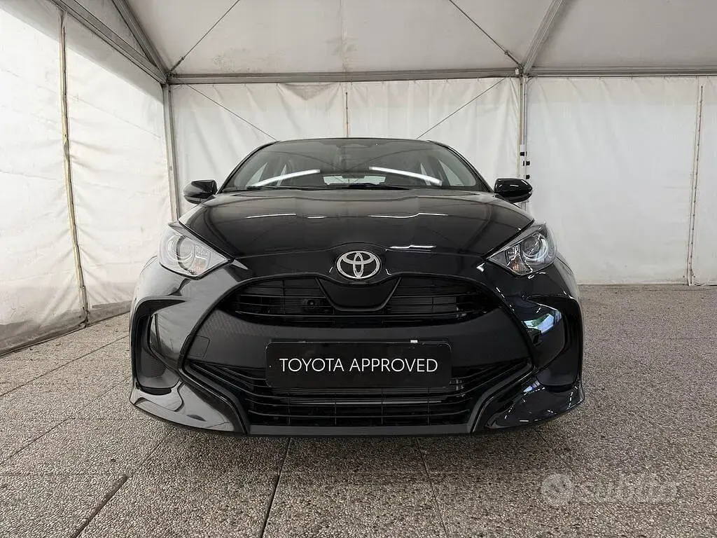Nuova Toyota Yaris Hybrid 116 CV (85 kW) 2026 Nero Berlina