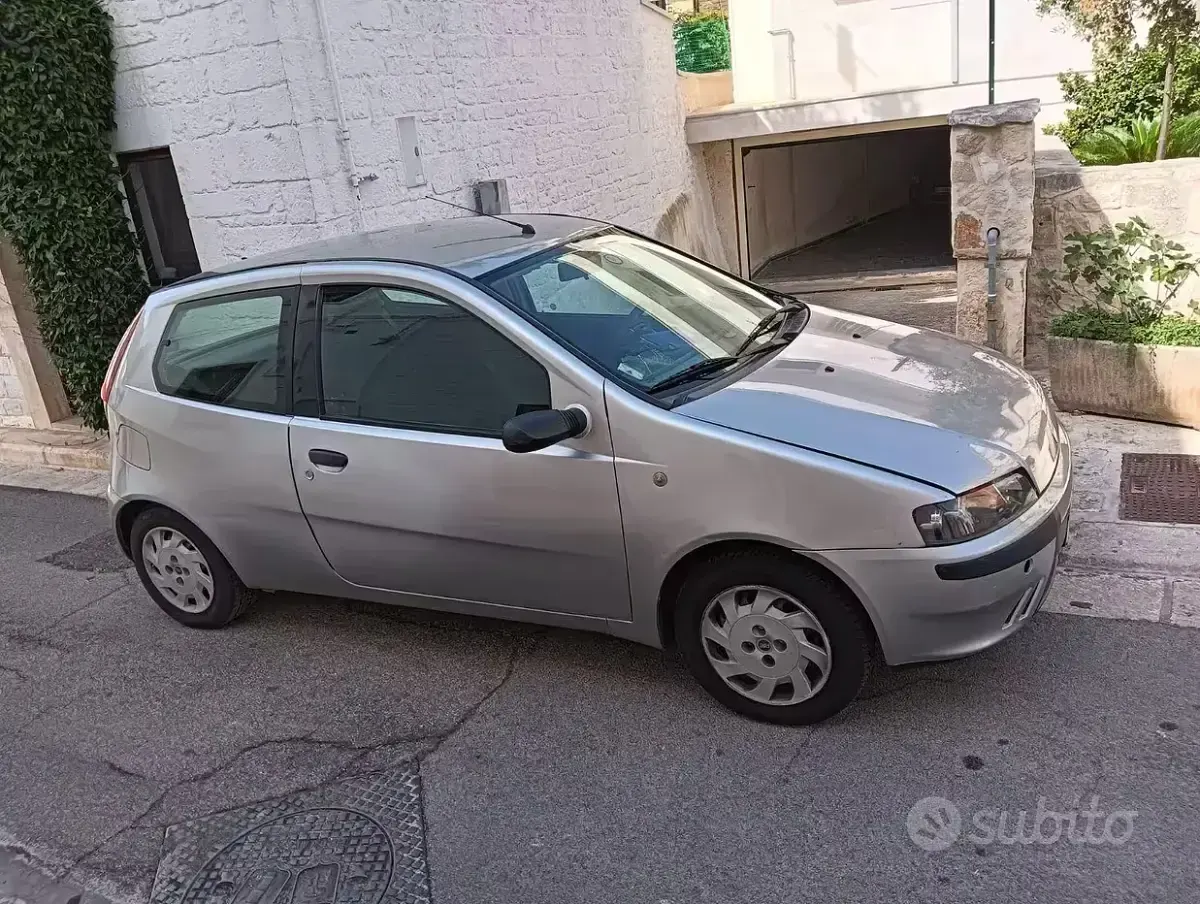 Usata Fiat Punto 60 CV (44 kW) 2002 Utilitaria