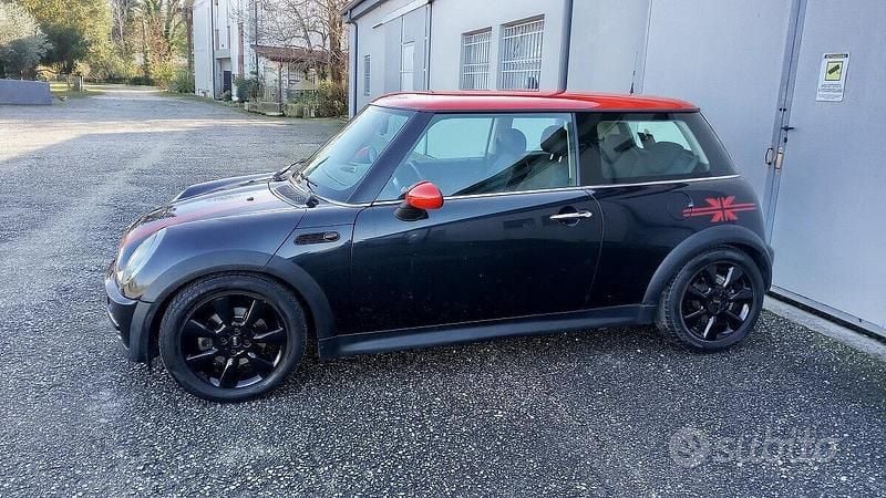 Usata Mini Cooper Coupé 75 CV (55 kW) 2005 Nero Coupé