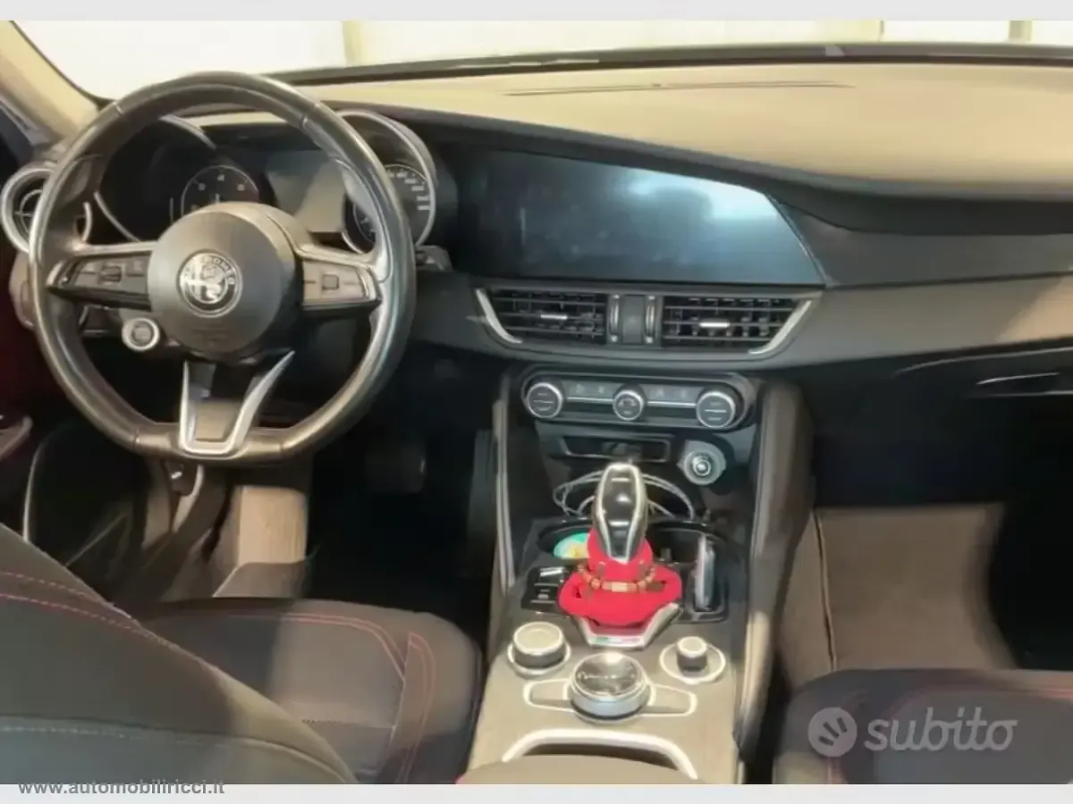 Usata Alfa Romeo Giulia 160 CV (117 kW) 2020 Grigio Berlina