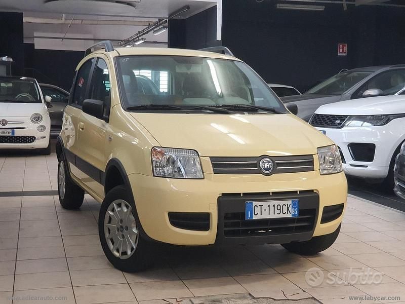 Giallo Usata 2005 Fiat Panda 4x4 Climbing Due volumi | 4490 € (Buon prezzo) - Immagine 1/4