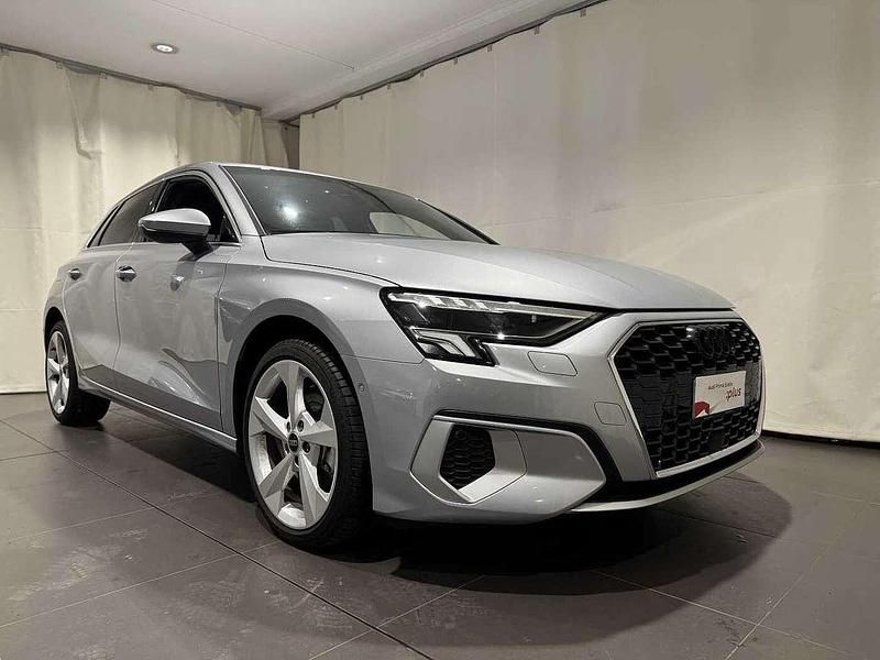 Argento Usata 2023 Audi A3 Advanced Tre volumi | 31.900 € (Buon prezzo) - Immagine 1/4