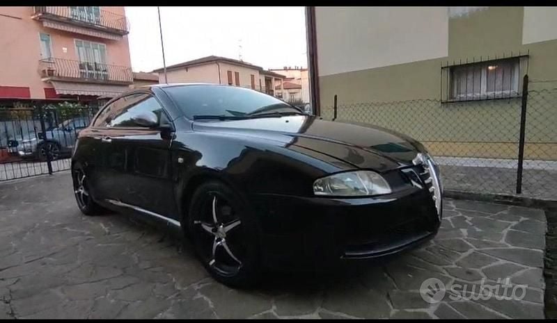 Nero Usata 2007 Alfa Romeo GT Coupé | 2500 € (Ottimo prezzo) - Immagine 1/4
