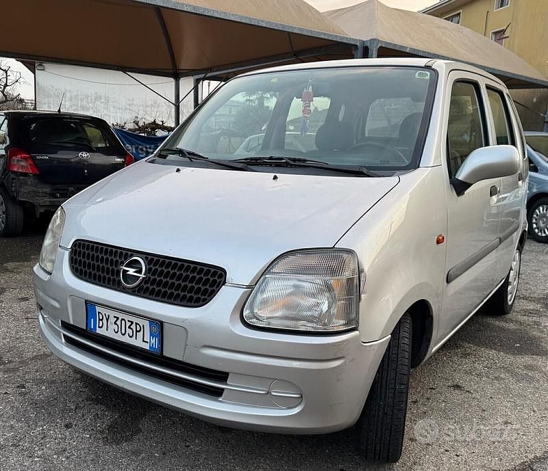 Usata Opel Agila 74 CV (54 kW) 2001 Grigio Monovolume