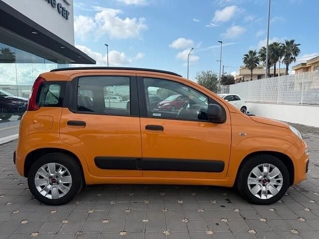 Käytetty Fiat Panda Easy 95 HP (69 kW) 2016 Oranssi Viistoperä