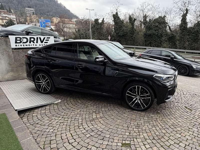 Begagnad BMW X6 M Sport 286 HK (210 kW) 2022 Svart SUV