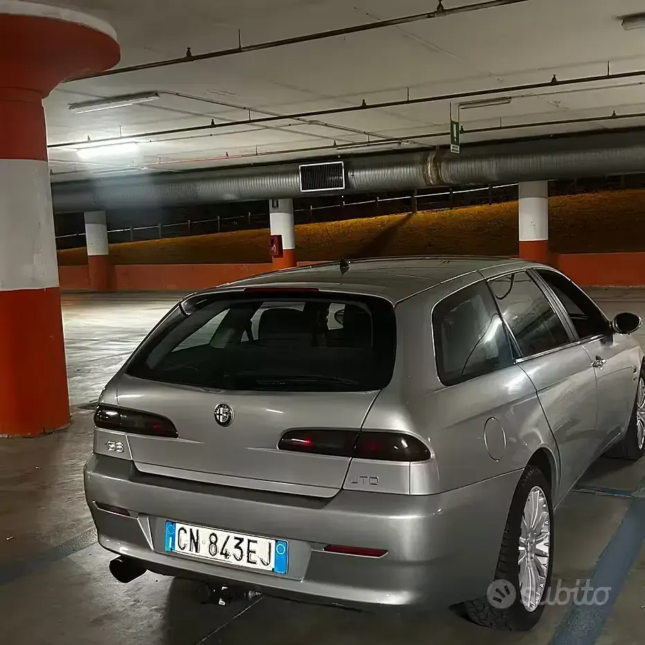 Usata Alfa Romeo 156 140 CV (102 kW) 2004 Grigio Station wagon