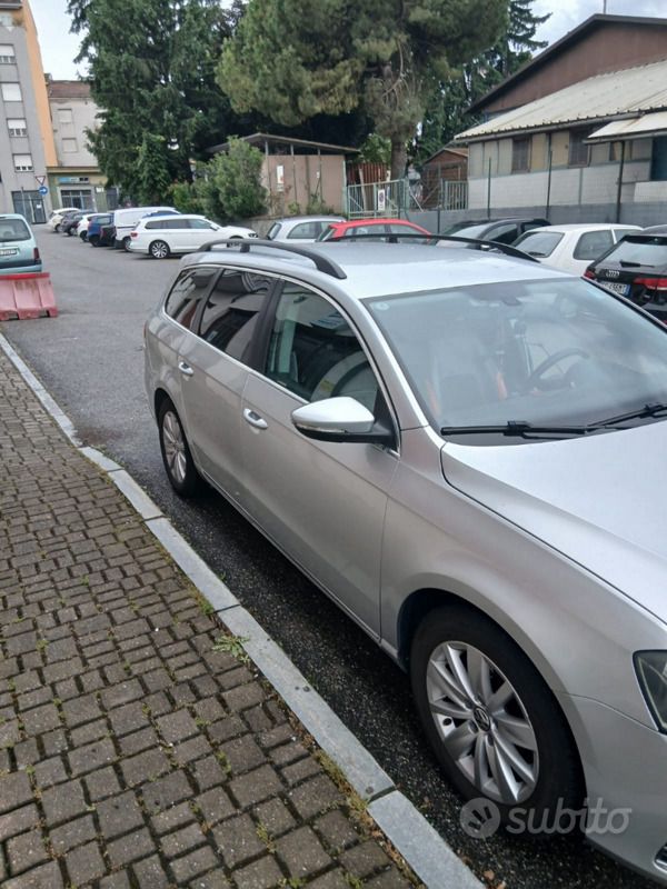 Usata VW Passat 140 CV (102 kW) 2013 Grigio Station wagon