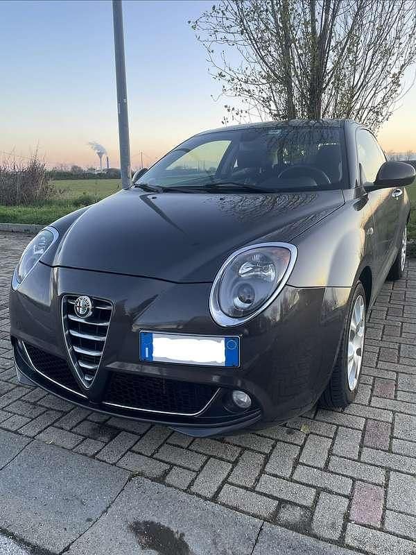 Usata Alfa Romeo MiTo Distinctive 85 CV (62 kW) 2014 Nero Utilitaria
