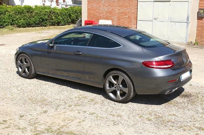 Grigio Usata 2018 Mercedes C200 Executive Coupé | 21.000 € (Super prezzo) - Immagine 1/4