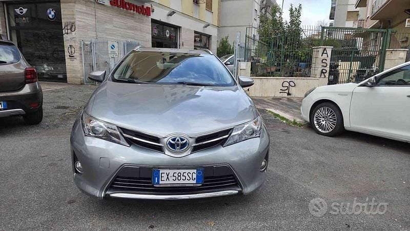 Usata Toyota Auris Touring Sports Lounge 99 CV (72 kW) 2015 Grigio Station wagon