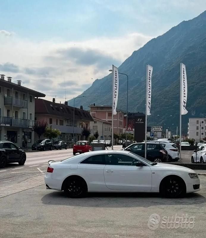 Usata Audi A5 S-Line 2010 Bianco Coupé