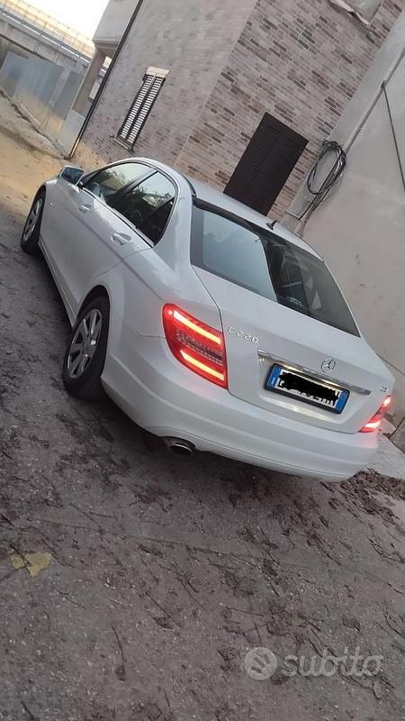 Usata Mercedes C220 170 CV (125 kW) 2012 Bianco Berlina